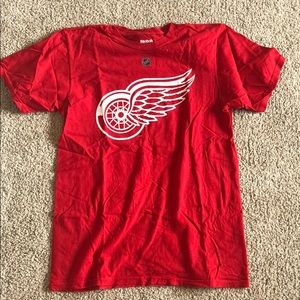 Dylan Larkin short sleeve